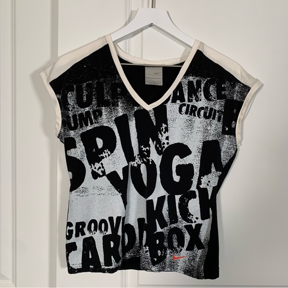 Nike Crop Top Black White Athletic Graphic Cropped Shirt Attached Bra Womens Lg - Picture 6 of 11
